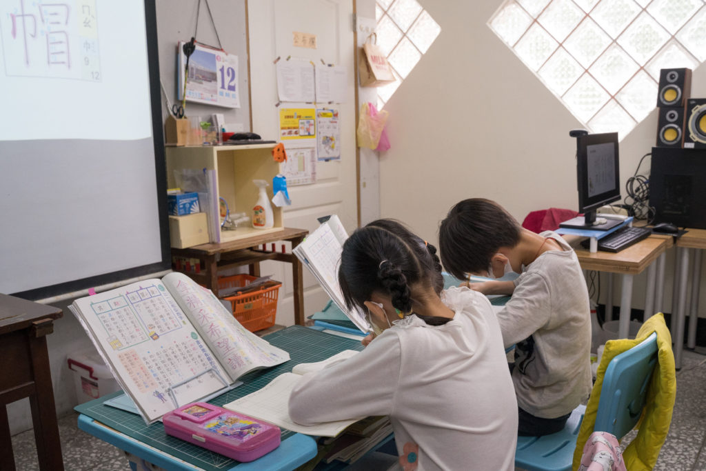 PIRLS 2021調查出爐，台灣雖然排名上升1名，但細部成績分析卻發現，孩童閱讀文章的情感感受力愈來越弱。（攝影／唐佐欣）